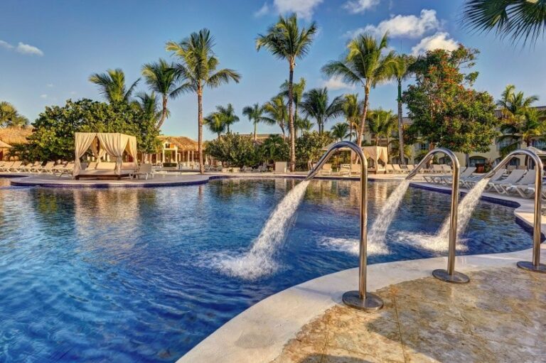 26594532-royalton-splash-punta-cana