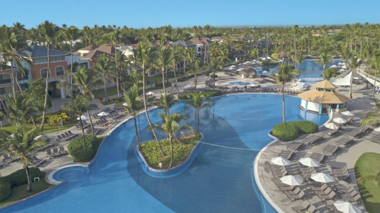 Ocean-Blue-Sand-hotel-Punta-Cana-5-768x432