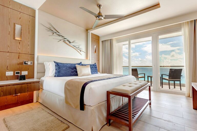 luxury-ocean-front-suite