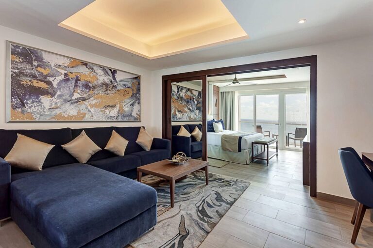 luxury-suite-ocean-front (1)