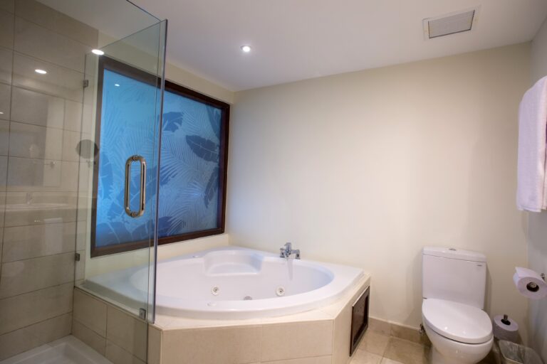 IPS_Ocean_View_Jacuzzi_1B